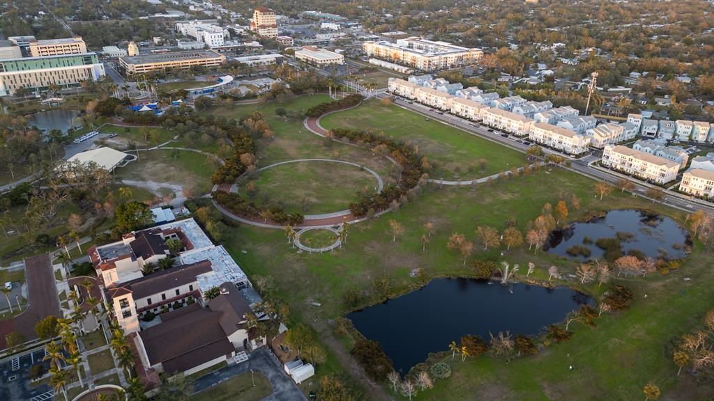 待售: $239,000 (1 贝兹, 1 浴室, 785 平方英尺)