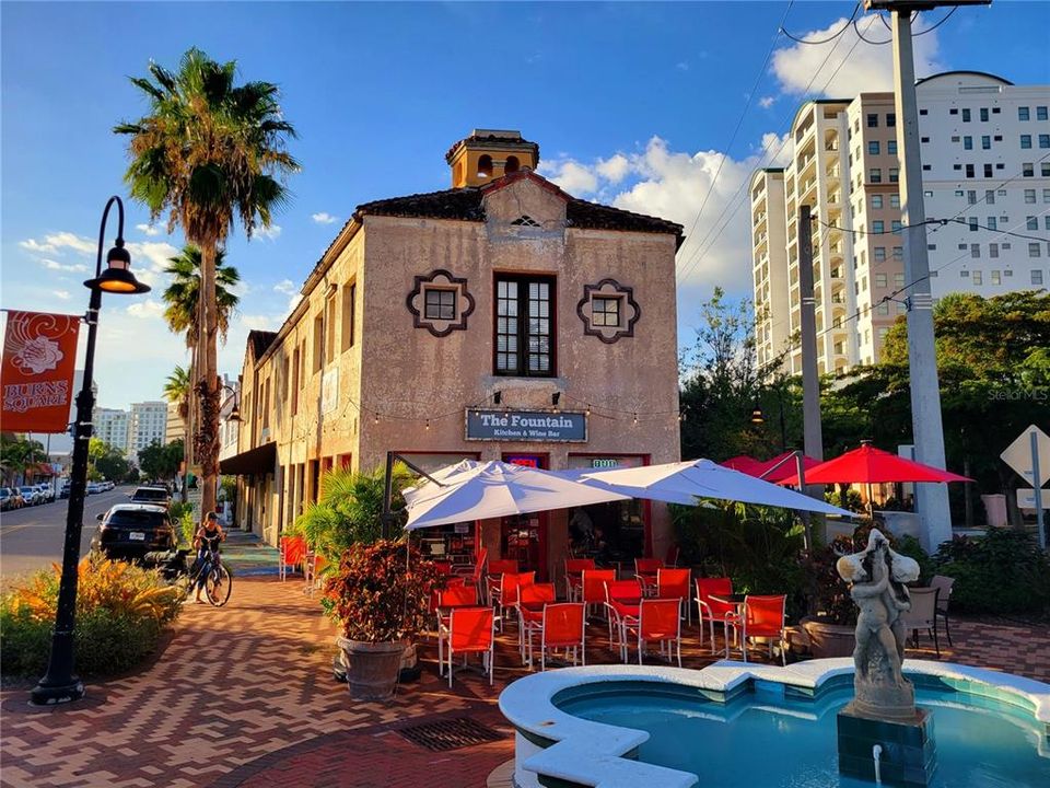 待售: $239,000 (1 贝兹, 1 浴室, 785 平方英尺)