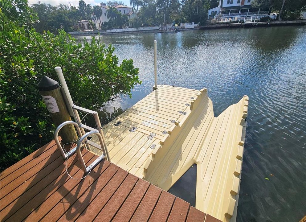 待售: $239,000 (1 贝兹, 1 浴室, 785 平方英尺)