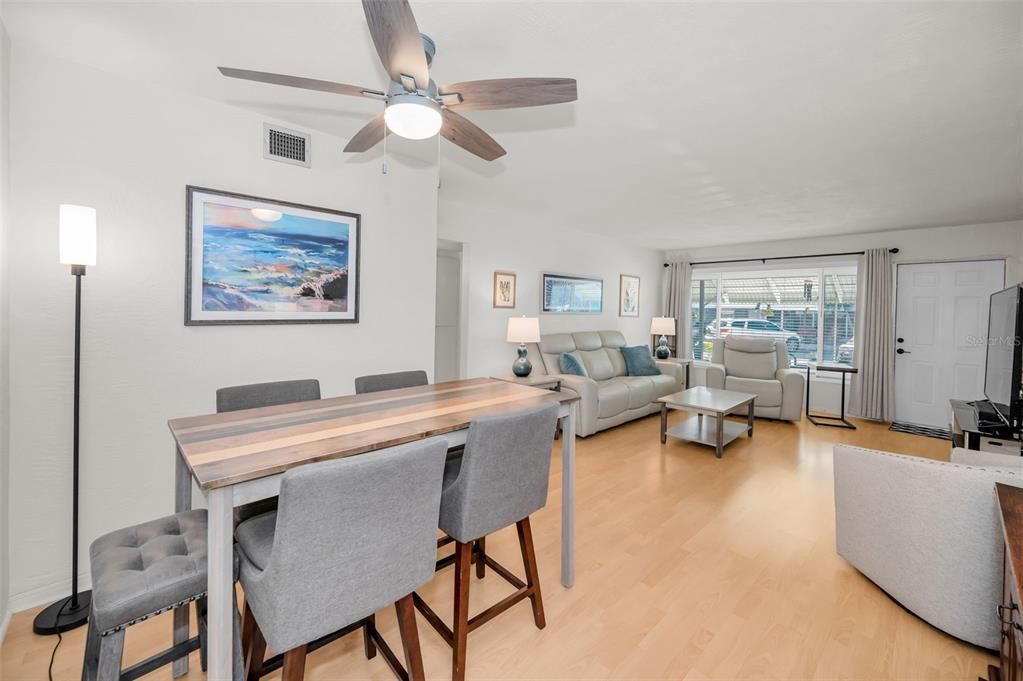 Active With Contract: $134,900 (2 beds, 2 baths, 875 Square Feet)