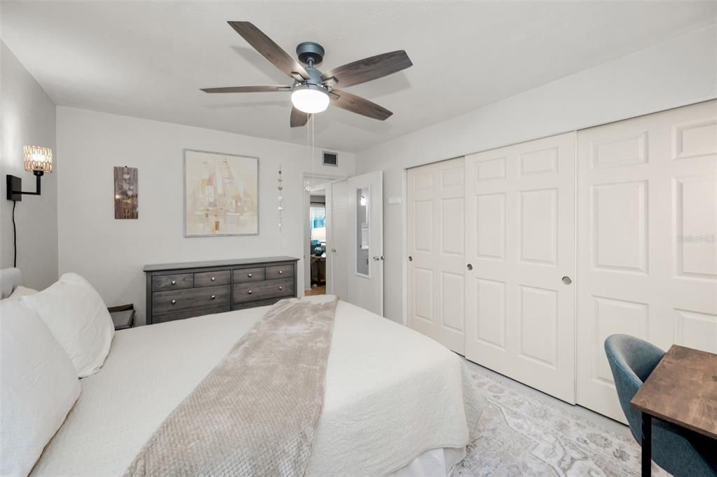 Active With Contract: $134,900 (2 beds, 2 baths, 875 Square Feet)