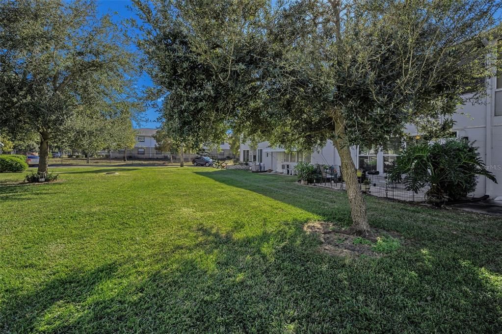 Active With Contract: $134,900 (2 beds, 2 baths, 875 Square Feet)