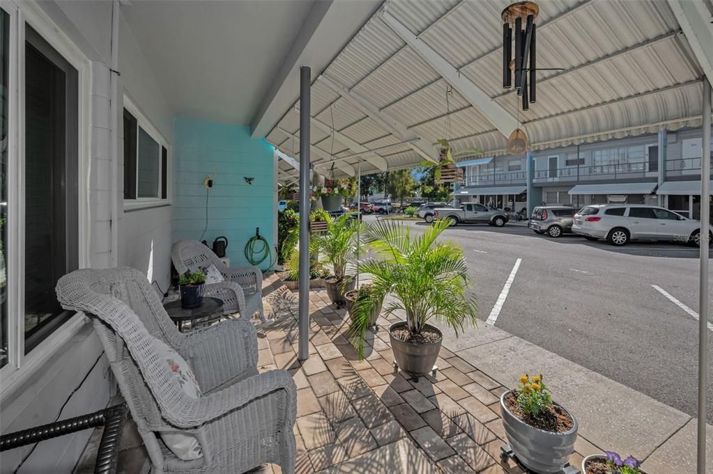 Active With Contract: $134,900 (2 beds, 2 baths, 875 Square Feet)