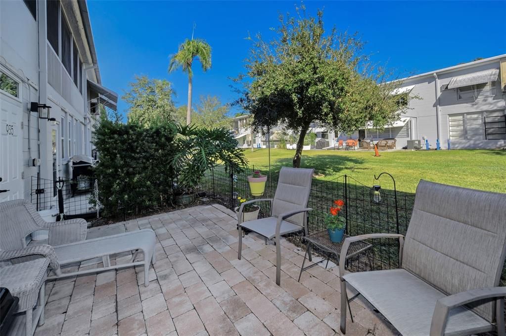 Active With Contract: $134,900 (2 beds, 2 baths, 875 Square Feet)