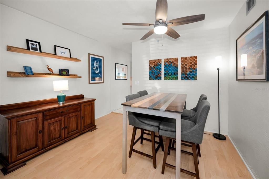 Active With Contract: $134,900 (2 beds, 2 baths, 875 Square Feet)