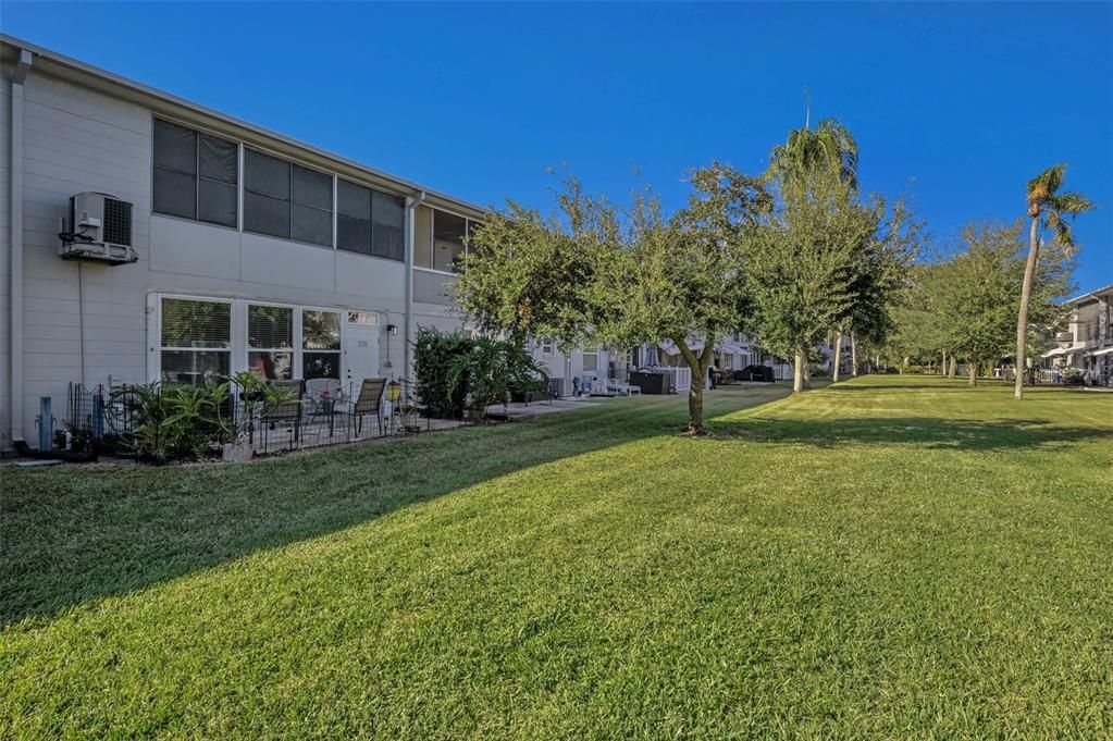 Active With Contract: $134,900 (2 beds, 2 baths, 875 Square Feet)