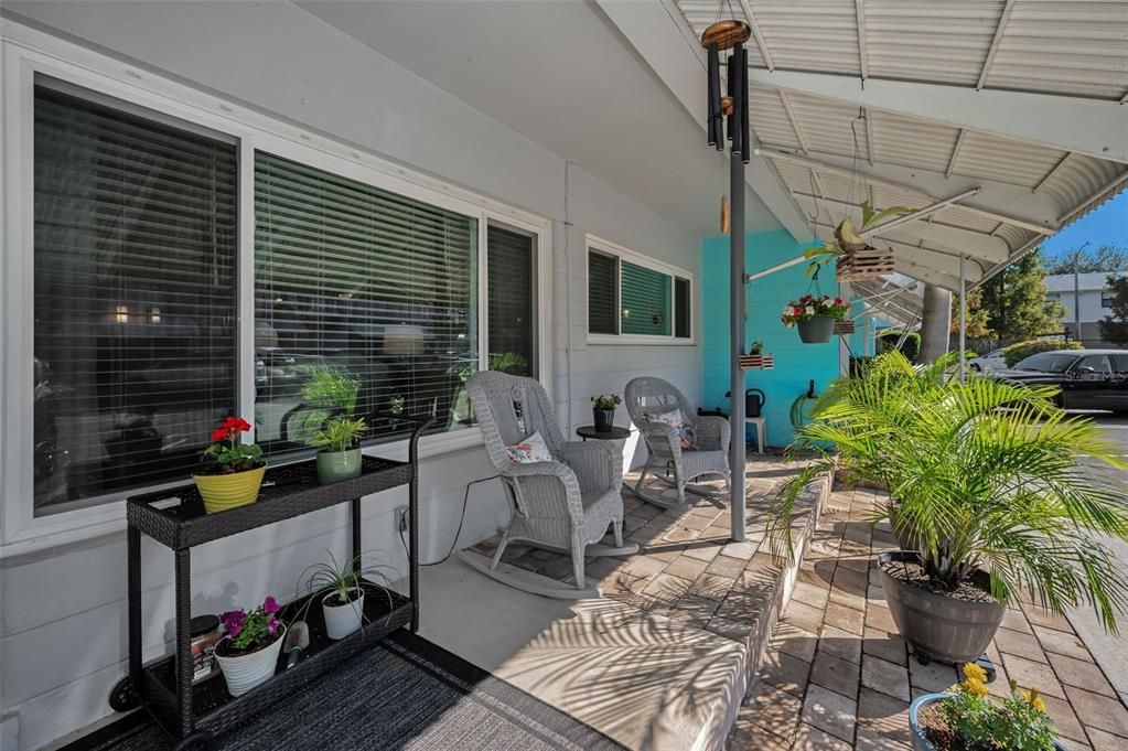 Active With Contract: $134,900 (2 beds, 2 baths, 875 Square Feet)