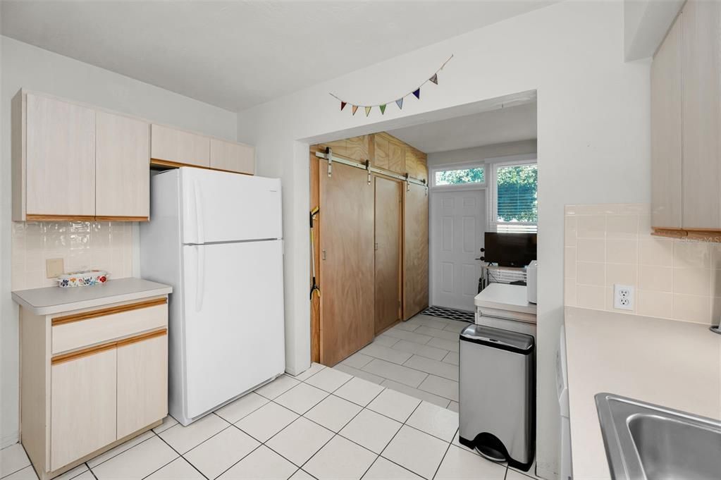 Active With Contract: $134,900 (2 beds, 2 baths, 875 Square Feet)