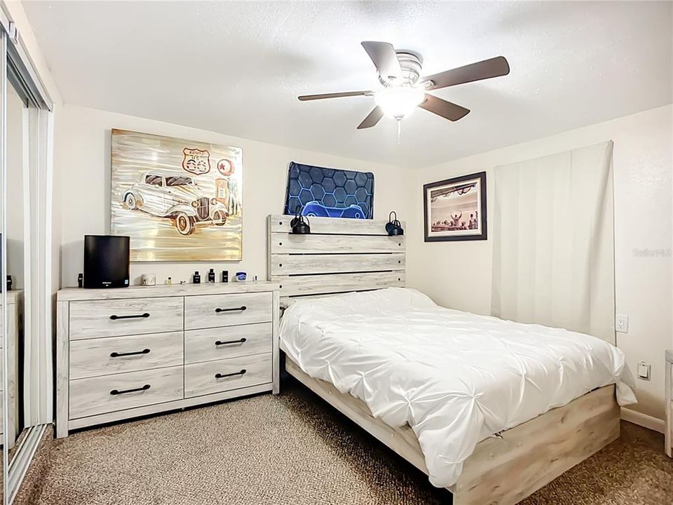 待售: $220,000 (3 贝兹, 2 浴室, 1284 平方英尺)