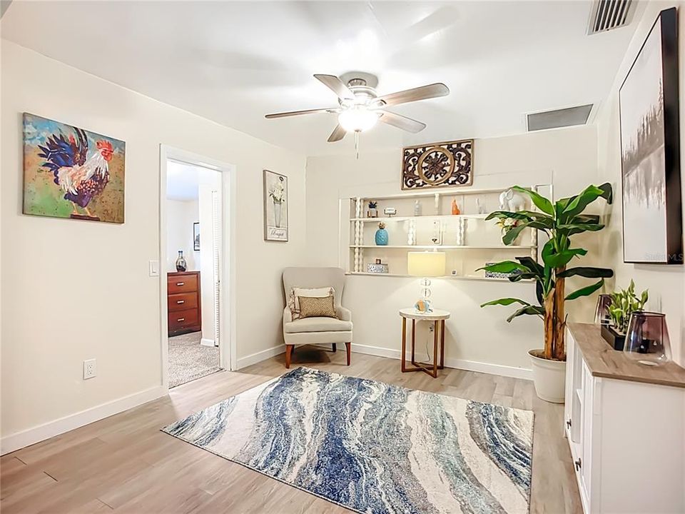 待售: $220,000 (3 贝兹, 2 浴室, 1284 平方英尺)