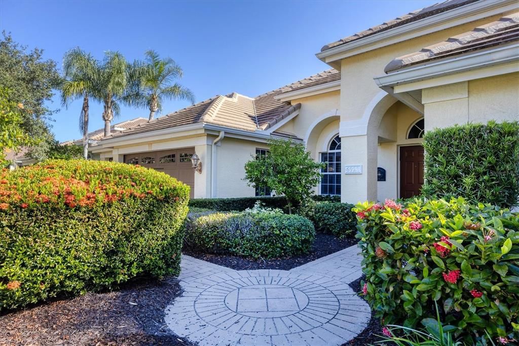 For Sale: $975,000 (4 beds, 3 baths, 2936 Square Feet)