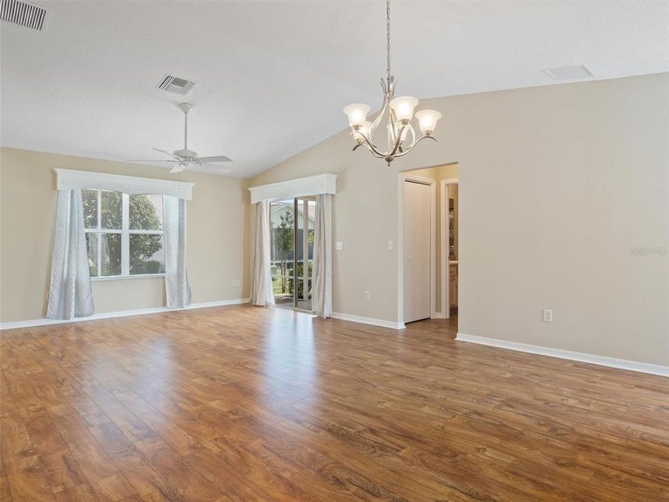 For Rent: $2,250 (2 beds, 2 baths, 1100 Square Feet)