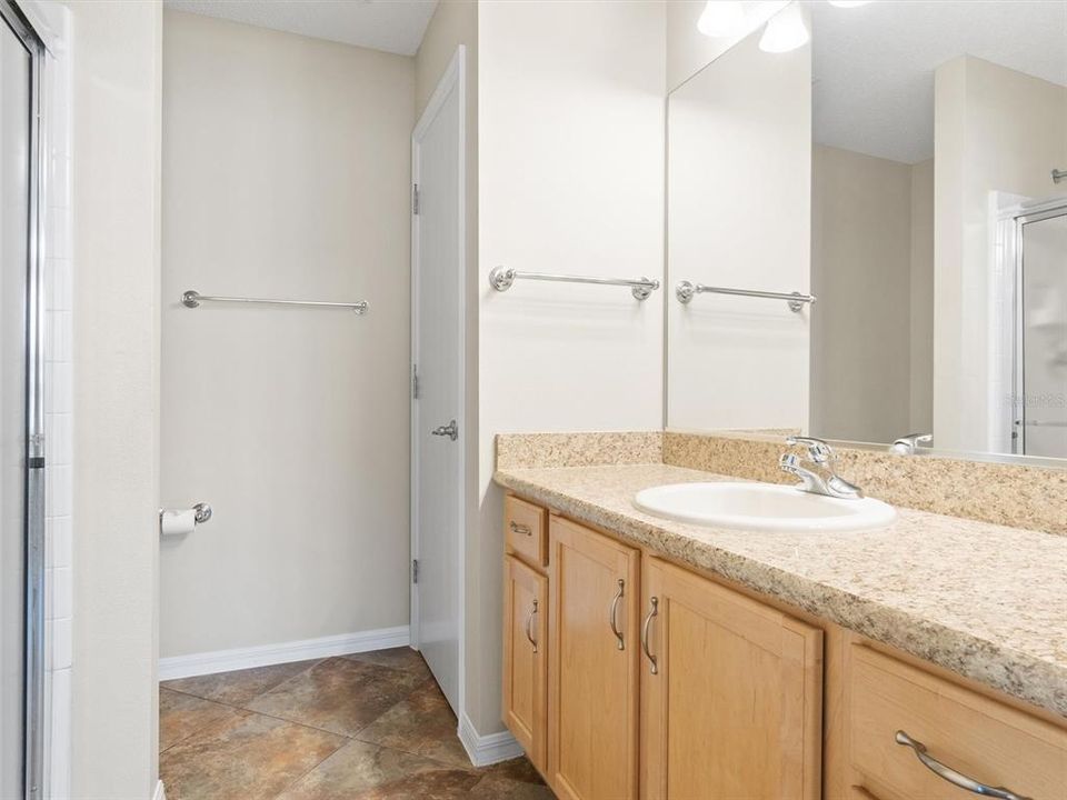 For Rent: $2,250 (2 beds, 2 baths, 1100 Square Feet)