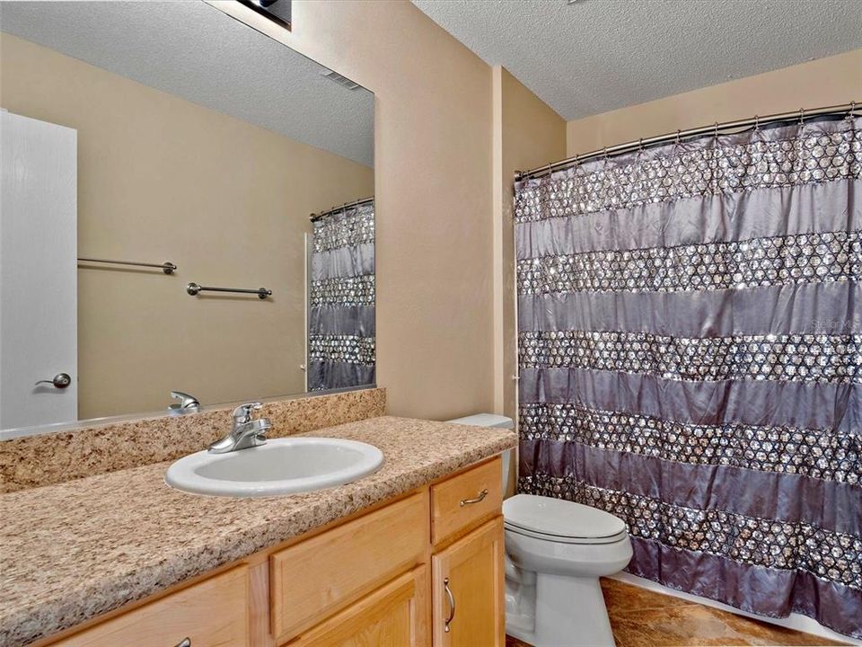 For Rent: $2,250 (2 beds, 2 baths, 1100 Square Feet)