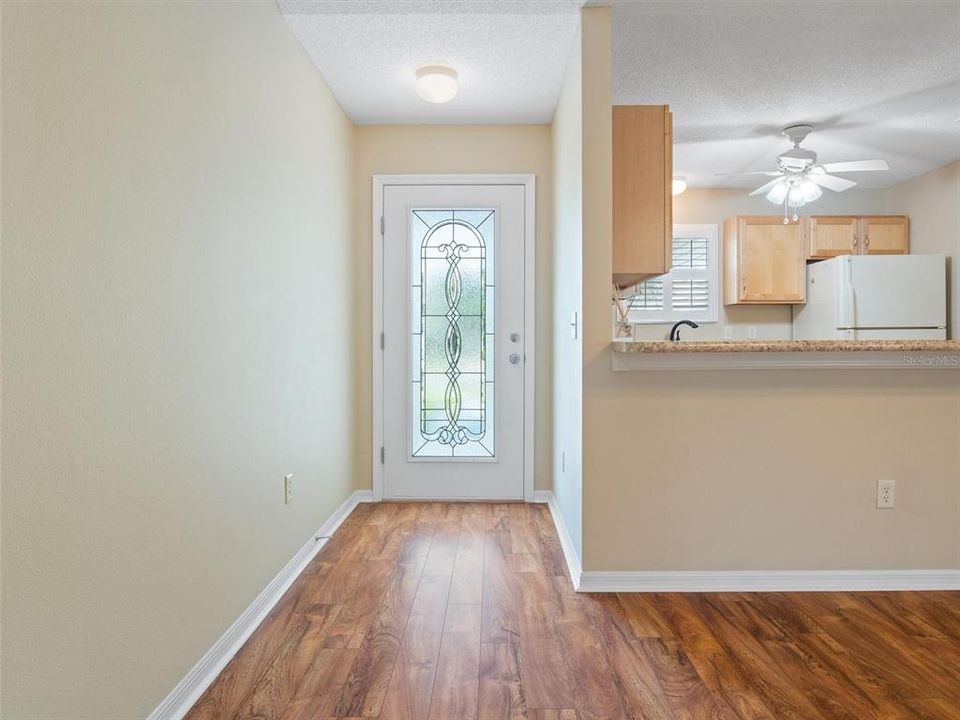 For Rent: $2,250 (2 beds, 2 baths, 1100 Square Feet)