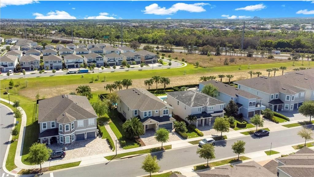 На продажу: $1,000,000 (9 спален, 8 ванн, 5142 Квадратных фут)