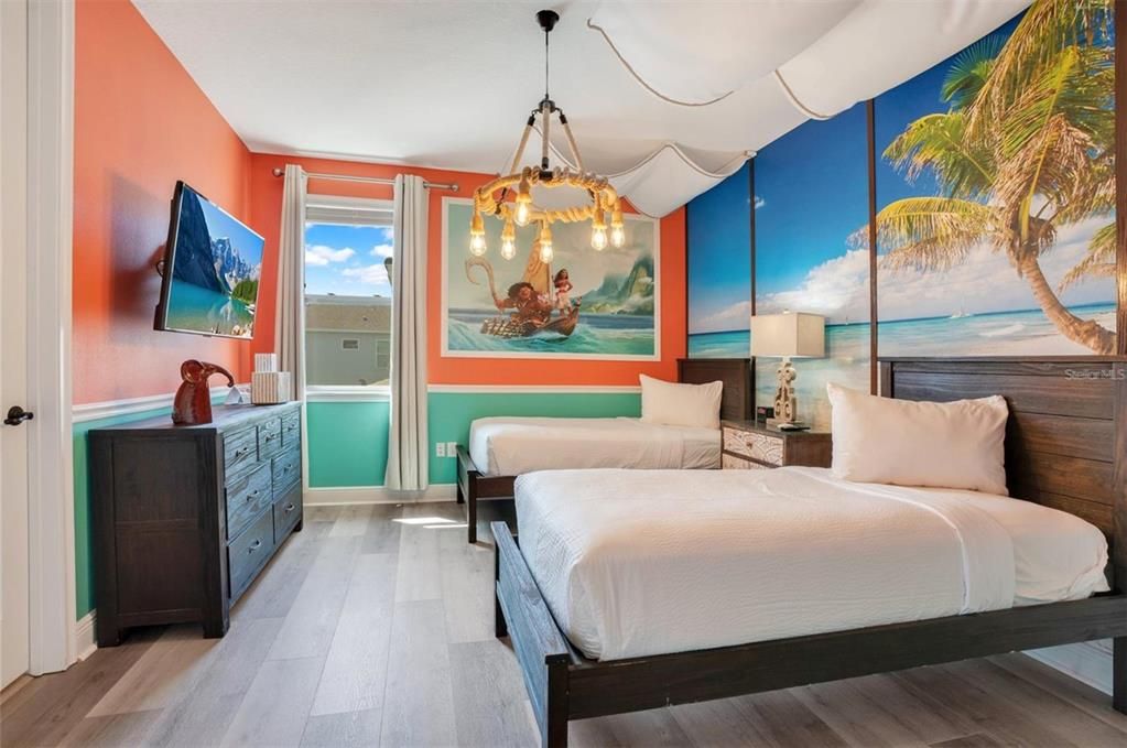 На продажу: $1,000,000 (9 спален, 8 ванн, 5142 Квадратных фут)