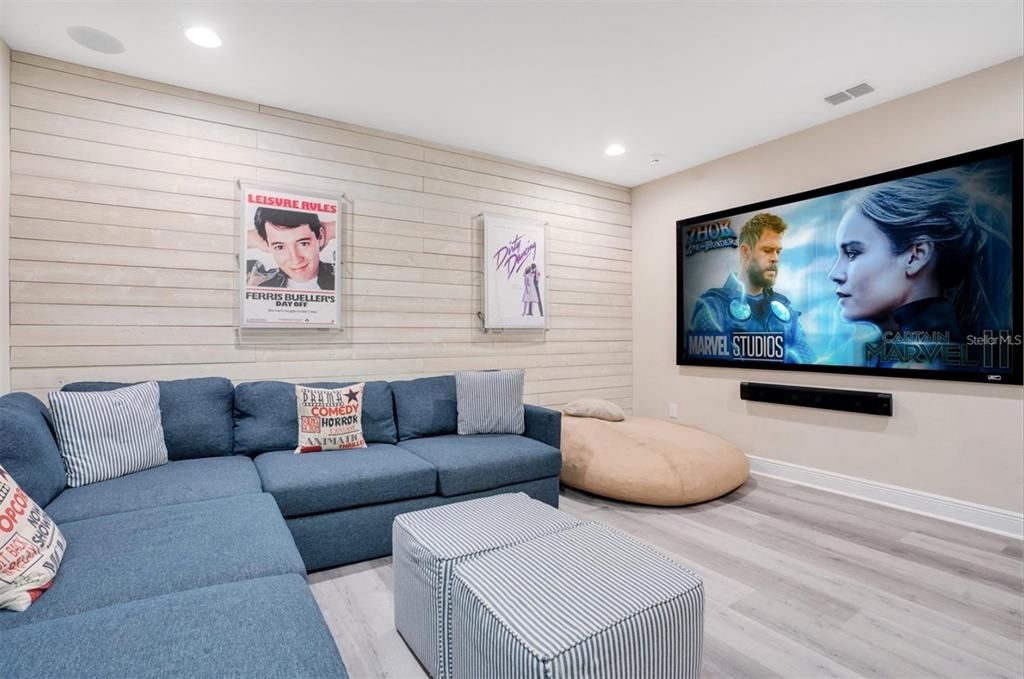 На продажу: $1,000,000 (9 спален, 8 ванн, 5142 Квадратных фут)