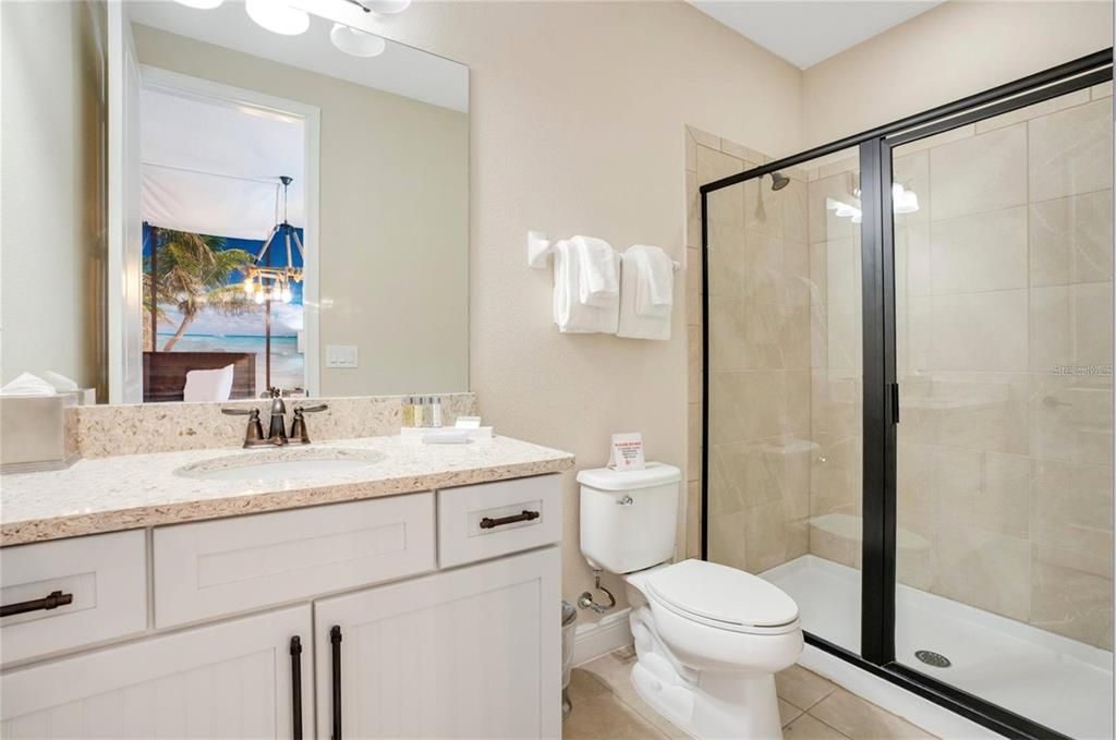 На продажу: $1,000,000 (9 спален, 8 ванн, 5142 Квадратных фут)