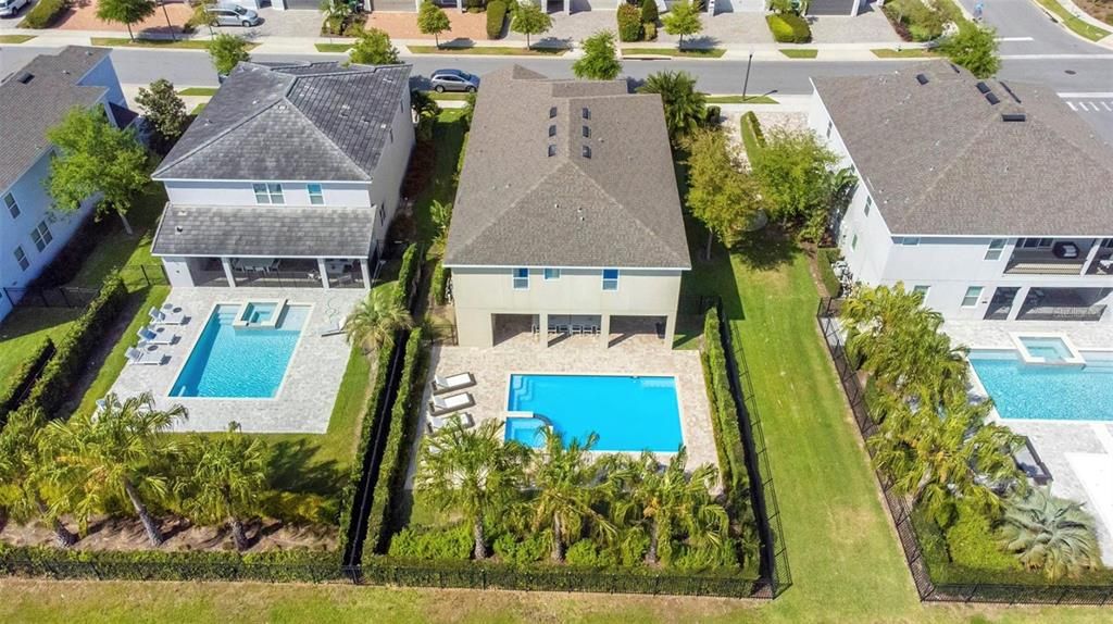 На продажу: $1,000,000 (9 спален, 8 ванн, 5142 Квадратных фут)