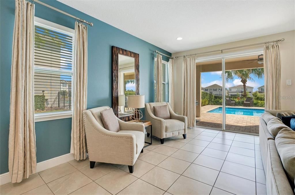 На продажу: $1,000,000 (9 спален, 8 ванн, 5142 Квадратных фут)