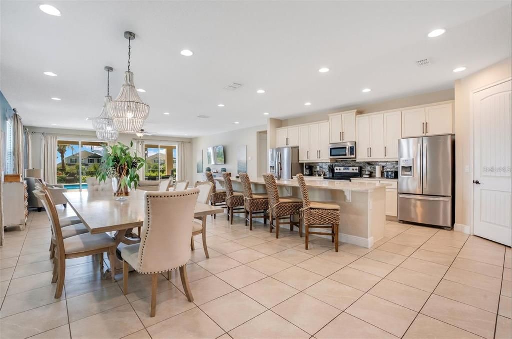 На продажу: $1,000,000 (9 спален, 8 ванн, 5142 Квадратных фут)