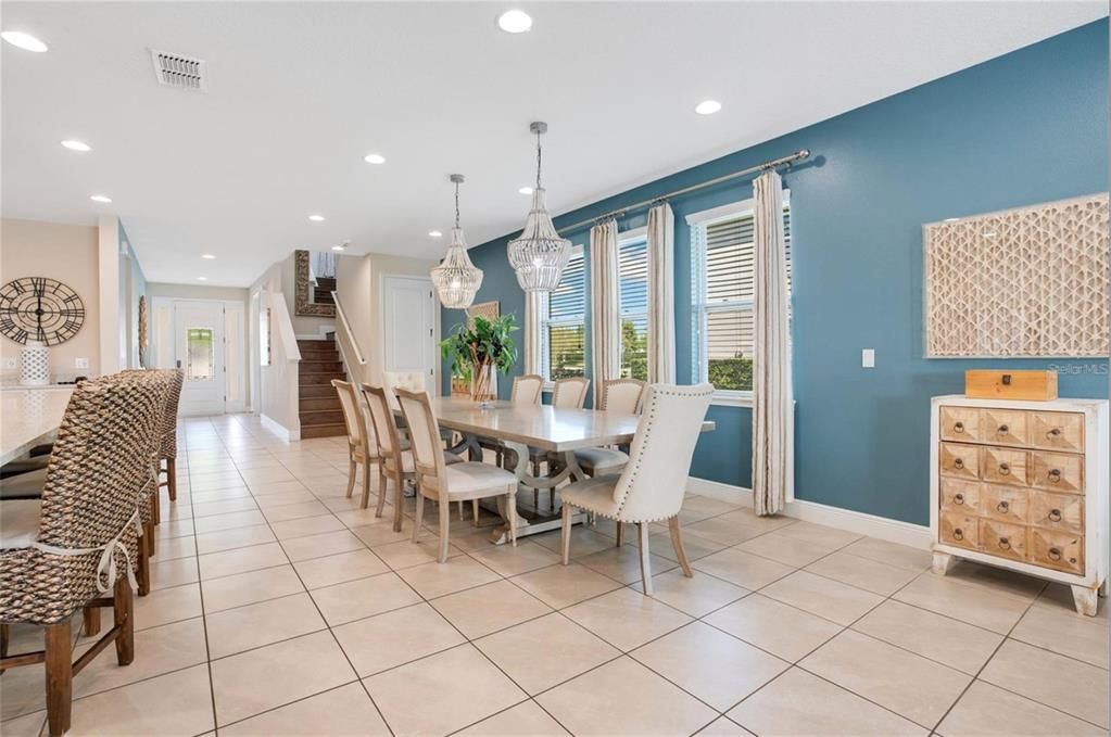 На продажу: $1,000,000 (9 спален, 8 ванн, 5142 Квадратных фут)