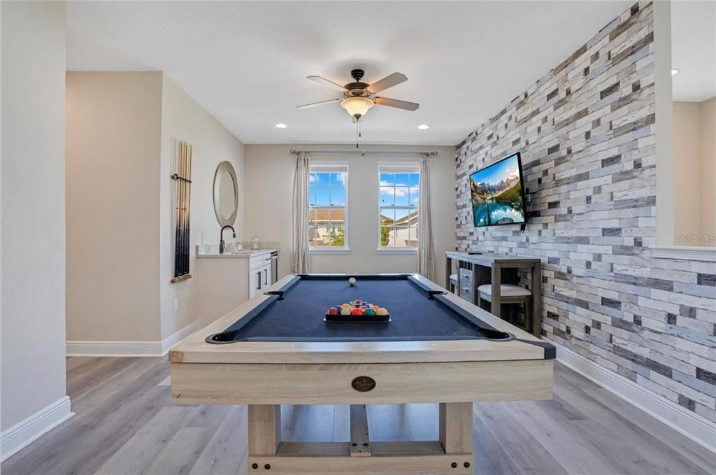 На продажу: $1,000,000 (9 спален, 8 ванн, 5142 Квадратных фут)