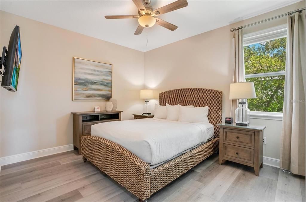 На продажу: $1,000,000 (9 спален, 8 ванн, 5142 Квадратных фут)