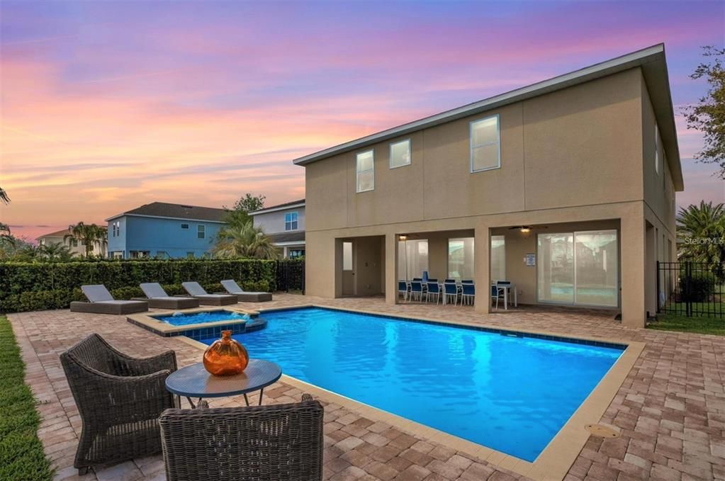 На продажу: $1,000,000 (9 спален, 8 ванн, 5142 Квадратных фут)