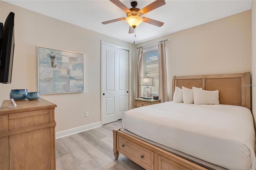 На продажу: $1,000,000 (9 спален, 8 ванн, 5142 Квадратных фут)