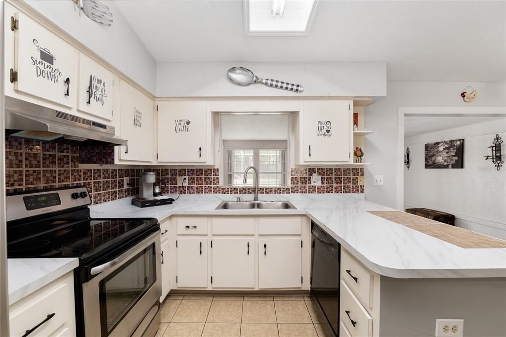 For Sale: $249,900 (3 beds, 2 baths, 1504 Square Feet)