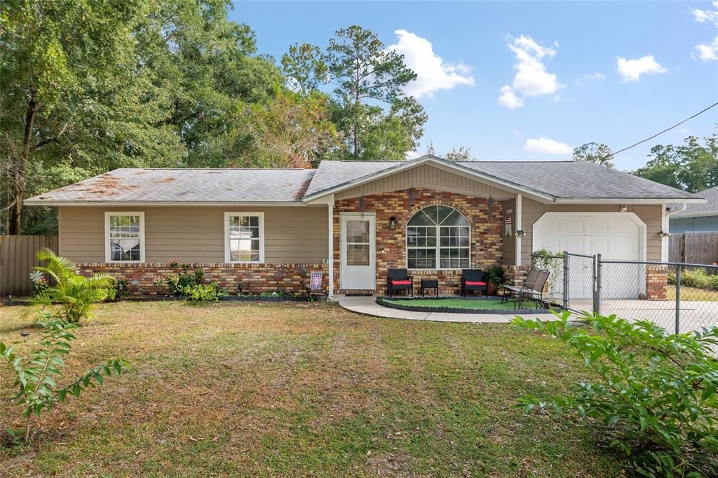 For Sale: $249,900 (3 beds, 2 baths, 1504 Square Feet)