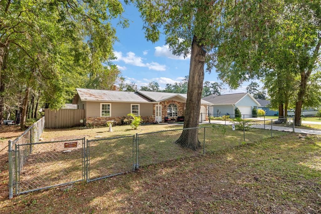 For Sale: $249,900 (3 beds, 2 baths, 1504 Square Feet)