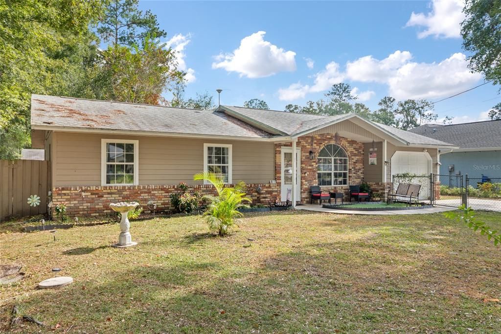 For Sale: $249,900 (3 beds, 2 baths, 1504 Square Feet)