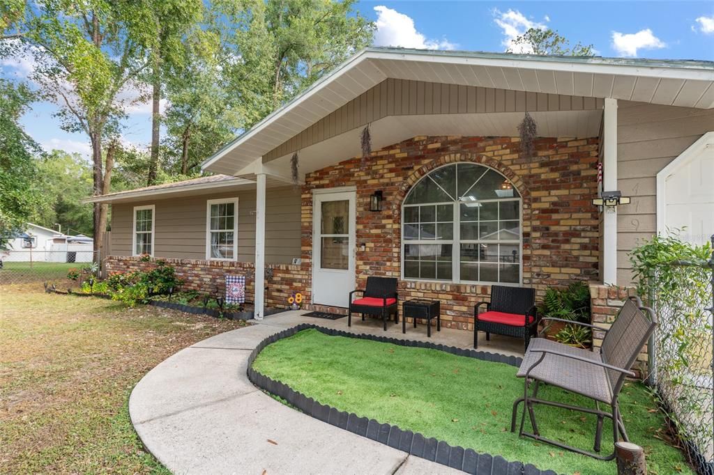 For Sale: $249,900 (3 beds, 2 baths, 1504 Square Feet)