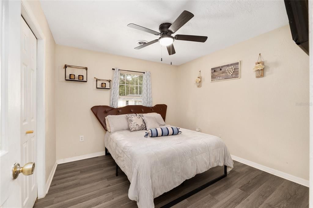 For Sale: $249,900 (3 beds, 2 baths, 1504 Square Feet)