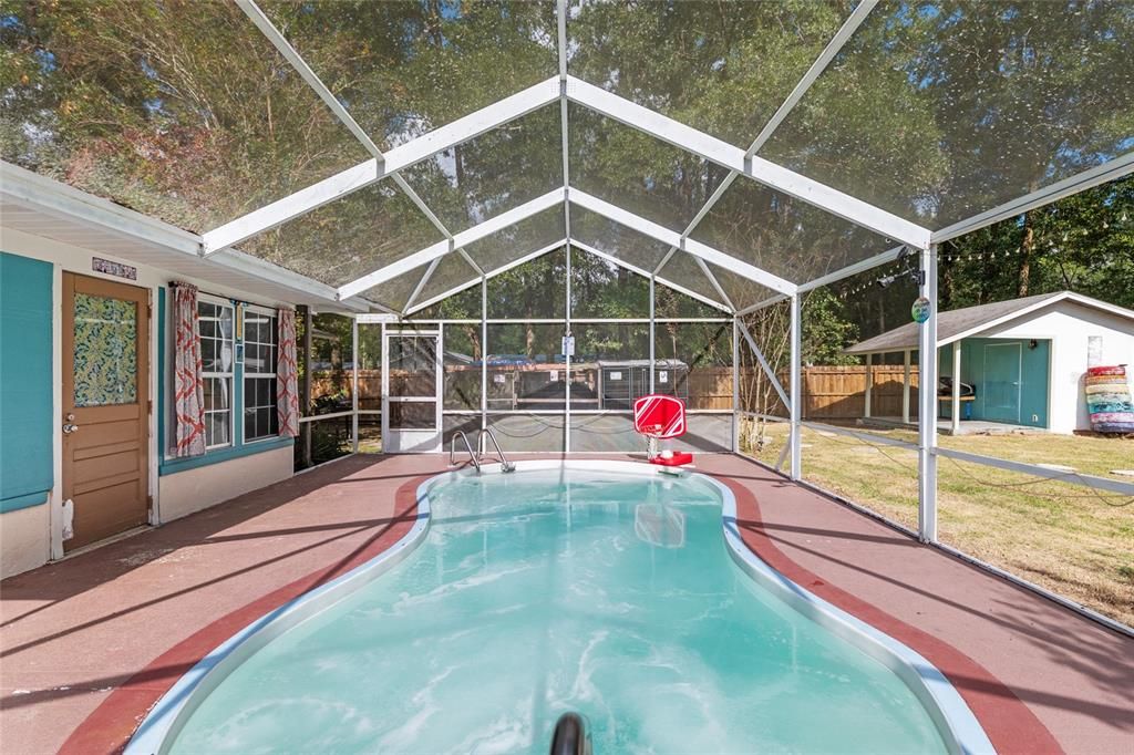 For Sale: $249,900 (3 beds, 2 baths, 1504 Square Feet)