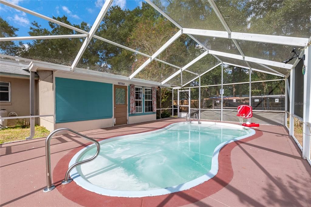 For Sale: $249,900 (3 beds, 2 baths, 1504 Square Feet)