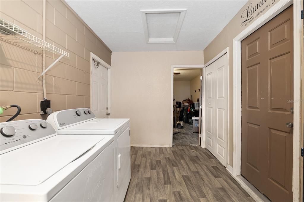 For Sale: $249,900 (3 beds, 2 baths, 1504 Square Feet)