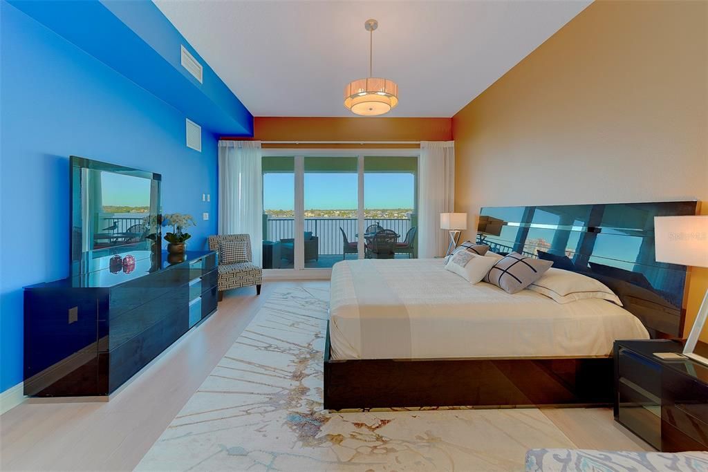 For Rent: $4,995 (3 beds, 3 baths, 1995 Square Feet)