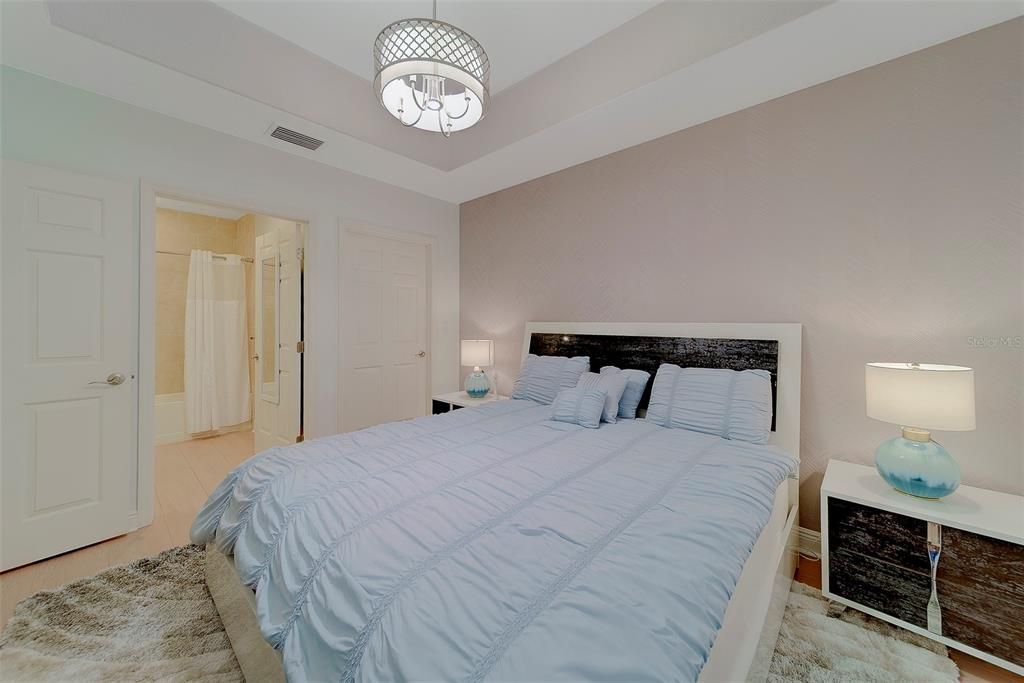 For Rent: $4,995 (3 beds, 3 baths, 1995 Square Feet)