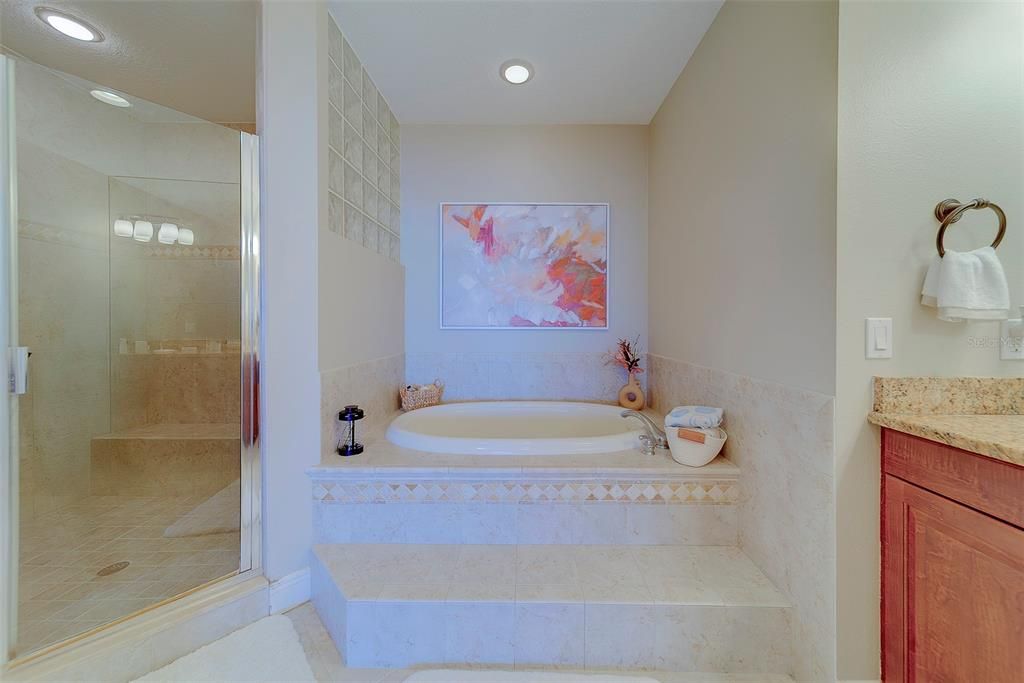 For Rent: $4,995 (3 beds, 3 baths, 1995 Square Feet)