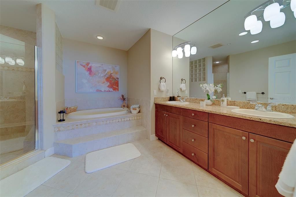 For Rent: $4,995 (3 beds, 3 baths, 1995 Square Feet)