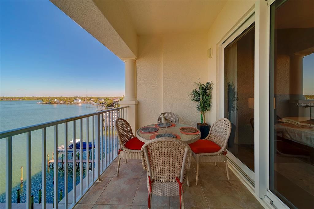 For Rent: $4,995 (3 beds, 3 baths, 1995 Square Feet)