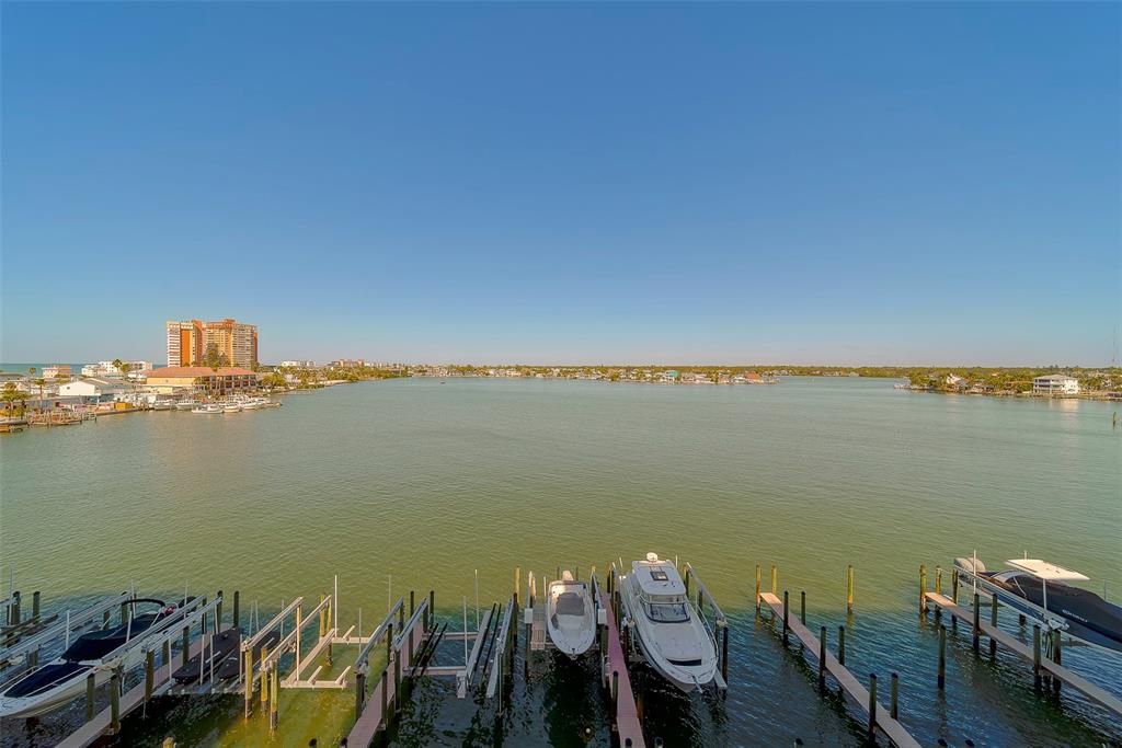 For Rent: $4,995 (3 beds, 3 baths, 1995 Square Feet)