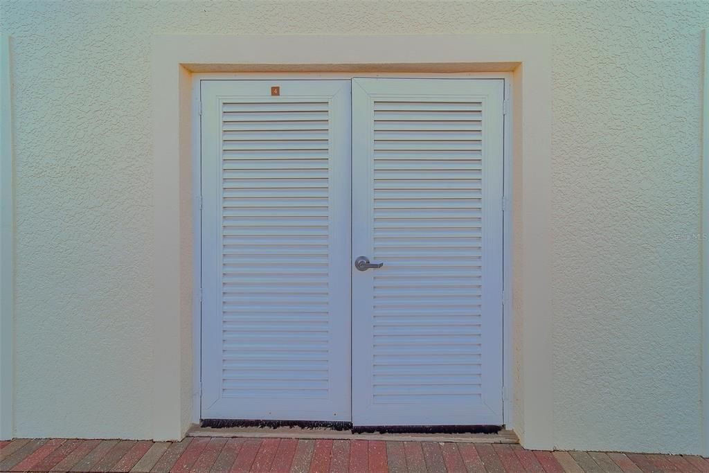 For Rent: $4,995 (3 beds, 3 baths, 1995 Square Feet)