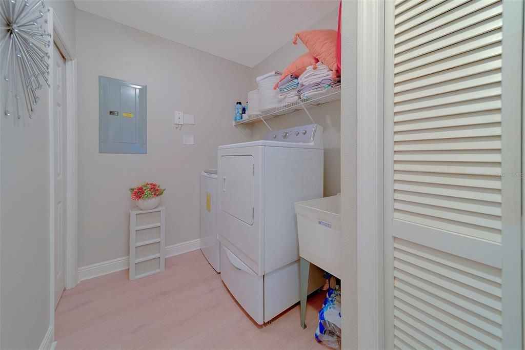 For Rent: $4,995 (3 beds, 3 baths, 1995 Square Feet)