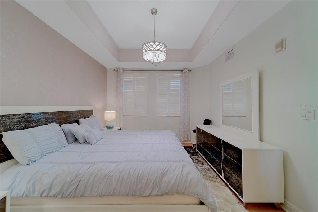 For Rent: $4,995 (3 beds, 3 baths, 1995 Square Feet)