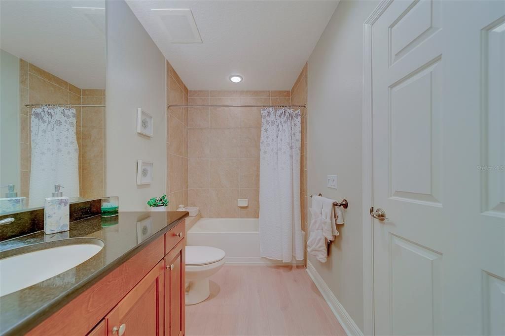 For Rent: $4,995 (3 beds, 3 baths, 1995 Square Feet)